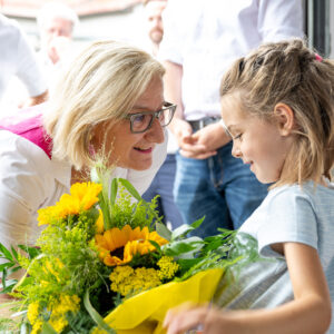 „Es freut mich, dass die Niederösterreicherinnen und Niederösterreicher gerne Tracht tragen“, freut sich Landeshauptfrau Johanna Mikl-Leitner über den Tag der Tracht.