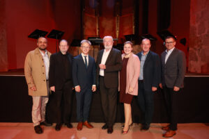 Claus Hamberger, Wachau-Chor Spitz, Andreas Gruber, NÖ Bildungsdirektion, Chorleiter Johannes Hiemetsberger, Chorlegende Erwin Ortner, Barbara Tauchner, NÖ Vokalakademie, Chorleiter Michael Koch, Harald Froschauer, Geschäftsführer der Volkskultur Niederösterreich.