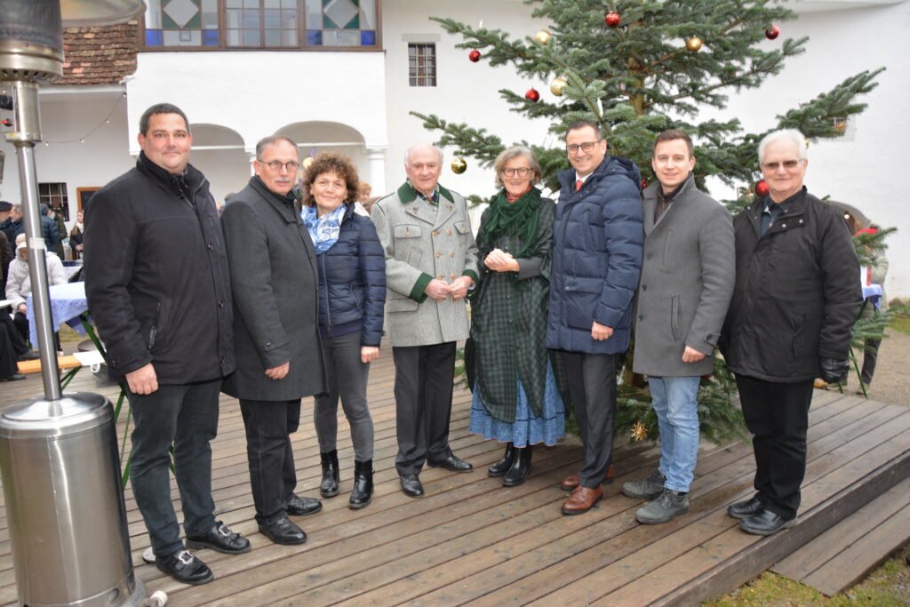 Landtagsabgeordneter Richard Hogl, Vizebürgermeisterin Waldtraud Kronawetter, Landeshauptmann a.D. Erwin Pröll, Dorli Draxler, Volkskultur Niederösterreich-Geschäftsführer Harald Froschauer, Bürgermeister von Ziersdorf Stefan Schröter.